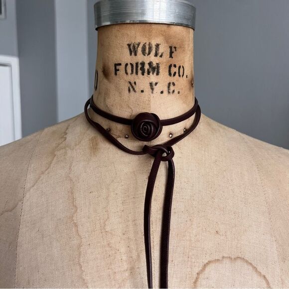 Zara Burgundy Leather Rose Choker Necklace - Picture 2 of 7